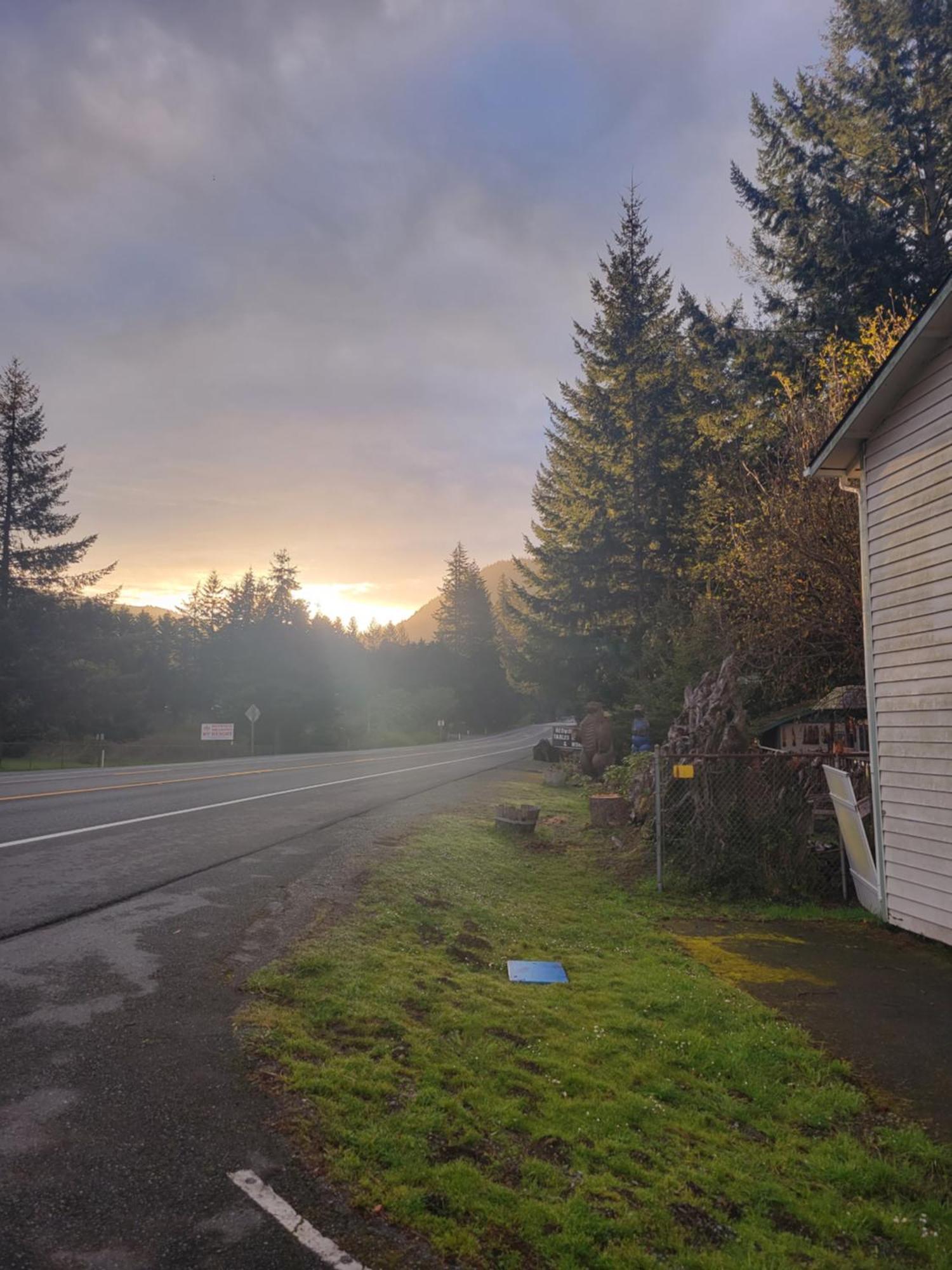 Hiouchi Motel Crescent City Buitenkant foto