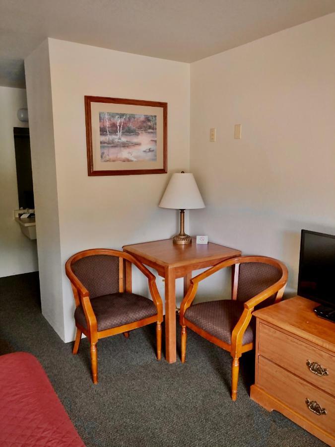 Hiouchi Motel Crescent City Buitenkant foto